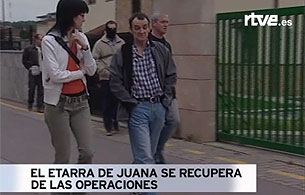 Ver v&iacute;deo  'De Juana Chaos sale de paseo (2007)'
