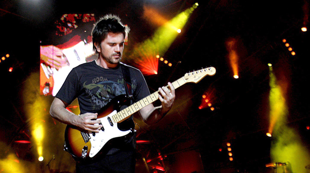 Juanes durante su concierto en Lisboa (16/06/08) Juanes durante su concierto en Lisboa (16/06/08)