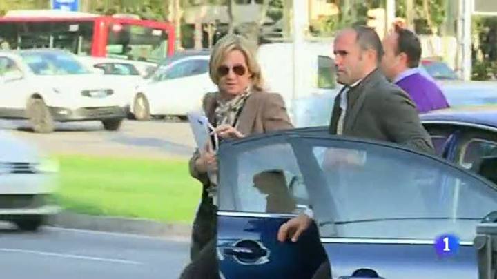 Ir al Video&nbsp;El juez Castro solicita informaci&oacute;n para aclarar si la infanta vendi&oacute; propiedades por 1,5 millones