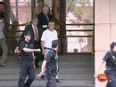 Ir al Video&nbsp;El juez deja a Teddy Bautista en libertad sin fianza y con cargos
