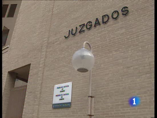 El juez ha dejado en libertad con cargos a los due�os de la panificadora en la que un trabajador boliviano perdi� un brazo