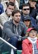 El jugador de baloncesto espa&ntilde;ol Pau Gasol en las gradas de la pista parisina.