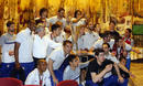 Los jugadores del Atl&eacute;tico de Madrid celebran en el hotel en el que se han alojado en Bucarest, tras ganar la final de la Liga Europa.