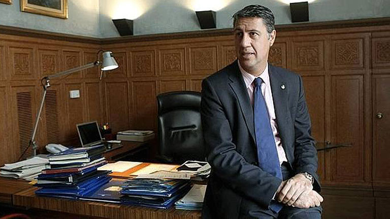 Juicio contra el alcalde de Badalona por dar panfletos contra los gitanos