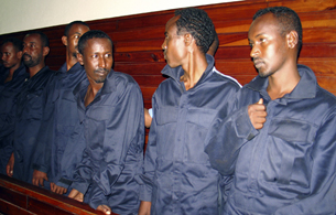 Ver v&iacute;deo  'Juicio en Kenia contra ocho sospechosos de pirater&iacute;a'