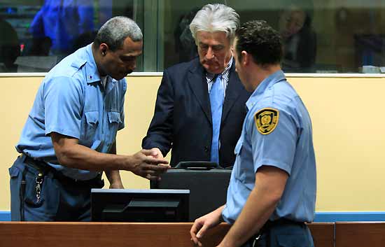 Karadzic ser&aacute; juzgado en La Haya por cr&iacute;menes de guerra