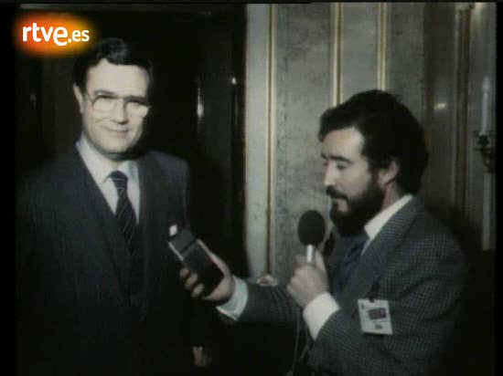 Julen Guim&oacute;n, due&ntilde;o del transistor a trav&eacute;s del que se informaron los diputados durante el 23-F