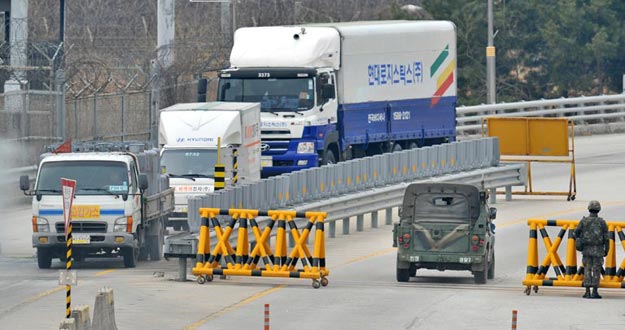 Imagen de archivo del tráfico en el complejo de Kaesong, en Corea del Norte, haciendo frontera con Corea del Sur