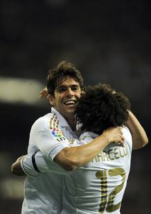 Kak&aacute; y Marcelo celebran juntos el gol del primero al Villarreal en Liga.