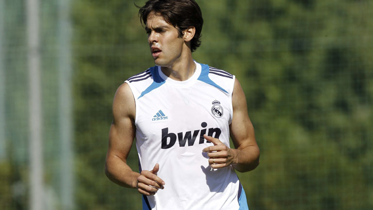Kak&aacute; no viaja a Oviedo