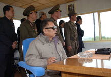 Kim Jong-il, en una de las &uacute;ltimas fotograf&iacute;as distribuidas por la agencia oficial norcoreana.