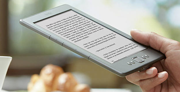 La compa&ntilde;&iacute;a Amazon lanza su lector de e-books en Espa&ntilde;a.