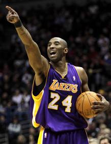Kobe Bryant en un partido con Los Angeles Lakers la pasada campa&ntilde;a.