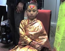 Sajani Shakya fue el centro de una gran pol&eacute;mica por salir del pa&iacute;s, rompiendo as&iacute; la tradici&oacute;n que impide que las 'kumaris' puedan salir de Nepal.