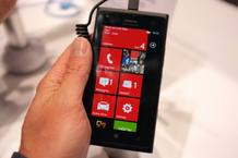 Aspecto del Nokia Lumia 900, m&aacute;s grande que su predecesor