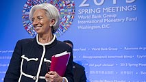 Ir al Video&nbsp;Lagarde: "No vemos la necesidad de hacer una consolidaci&oacute;n fiscal frontal, dura"