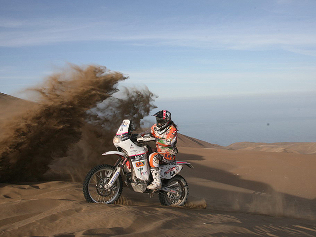 Laia Sanz se divierte en su primer Dakar