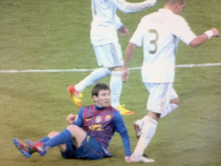 Ver v&iacute;deo  'Lamentable pisot&oacute;n de Pepe a Messi'