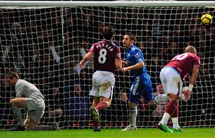 Lampard, tres versiones de un penalti