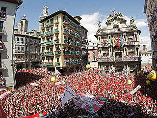 Ver v&iacute;deo  'Lanzamiento del chupinazo de San Ferm&iacute;n 2011'