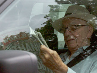 Ver v&iacute;deo  'Las escuchas ilegales ponen fin al peri&oacute;dico brit&aacute;nico News of the World'