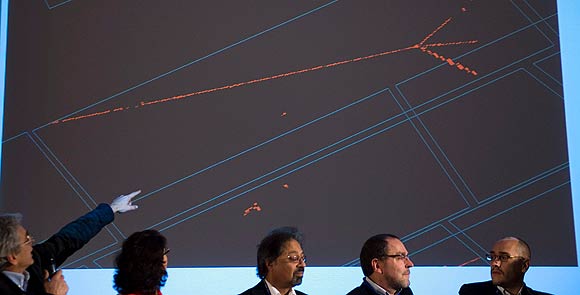 CERN EVAL&Uacute;A COMO UN &Eacute;XITO QUE CIRCULEN HACES EN DIRECCI&Oacute;N OPUESTA POR EL HLC