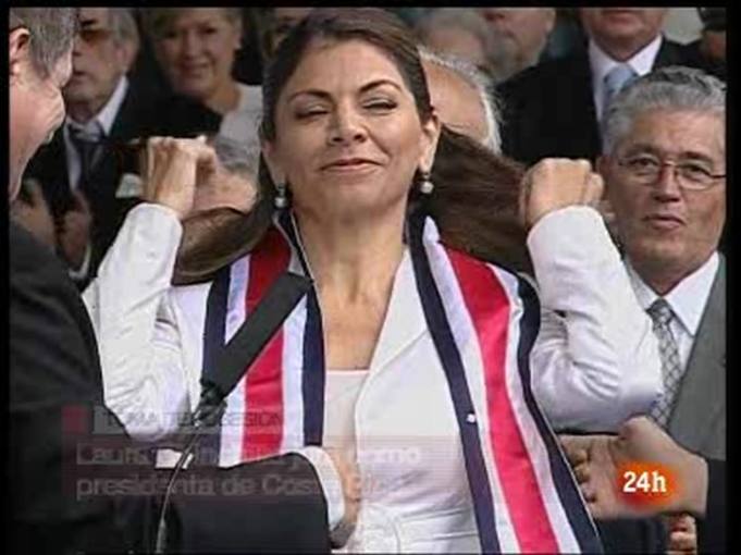 Ir al Video&nbsp;Laura Chinchilla se convierte en la primera presidenta de Costa Rica