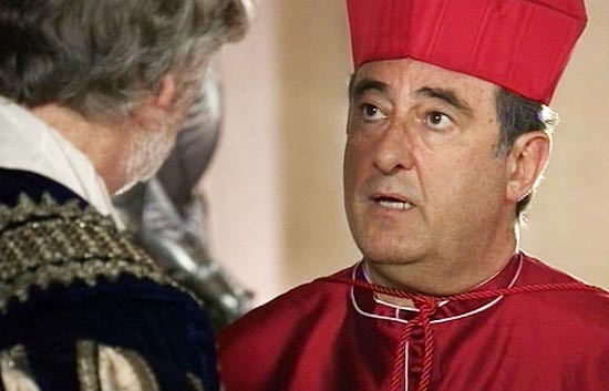 &Aacute;guila Roja - Laura, Reina de Espa&ntilde;a