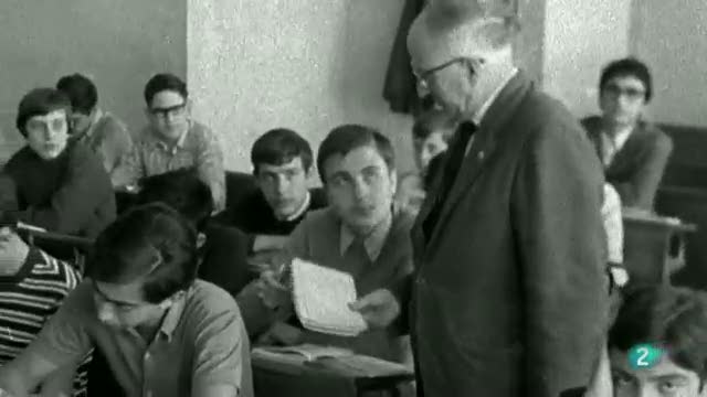 Moments - L'educaci&oacute; a l'escola