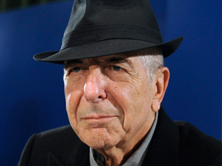 Ver v&iacute;deo  'Leonard Cohen llega a Oviedo, d&oacute;nde recibir&aacute; el Premio Pr&iacute;ncipe de Asturias de las Letras'