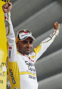 Leonardo Piepoli celebra su victoria en el pasado Tour de Francia. Leonardo Piepoli celebra su victoria en el pasado Tour de Francia.