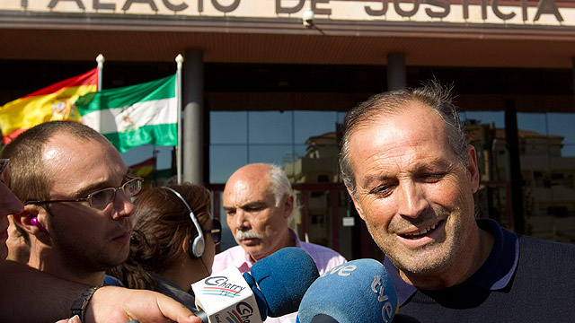 En libertad con cargo el exalcalde de Ronda y los otros seis detenidos