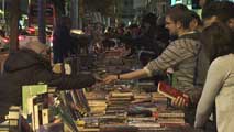 Ir al Video&nbsp;Los libreros tienen buenas impresiones sobre las ventas en la "Noche de libros"