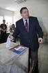 EL L&Iacute;DER DEL PARTIDO POPULAR ORTODOXO, GEORGE KARATZAFERIS, VOTA EN ATENAS