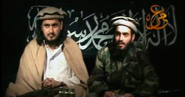 El líder talibán Meshud junto al presunto terrorista suicida que mató a varios agentes de la CIA en Afganistán. El líder talibán Meshud junto al presunto terrorista suicida que mató a varios agentes de la CIA en Afganistán.