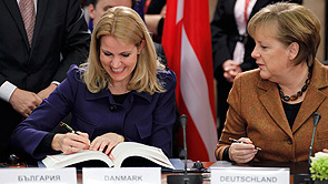 Los l&iacute;deres europeos firman el pacto fiscal y consagran la austeridad
