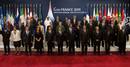 Los l&iacute;deres mundiales posan en la cumbre del G-20, en Cannes