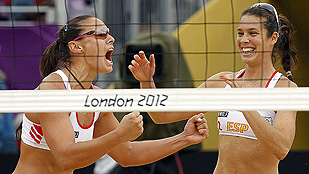 Ver v&iacute;deo  'Liliana y Elsa se encaminan hacia los octavos de final en la arena de Londres'