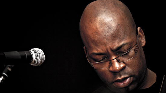 Lionel Loueke despliega su arte en Carne Cruda