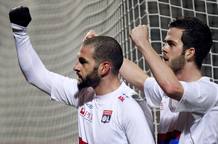 Lisandro y Pjanic, dos puntales del Olympique de Lyon que no jugaron de inicio el s&aacute;bado.