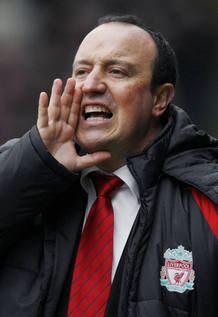 Ben&iacute;tez, dando instrucciones durante un partido del Liverpool.