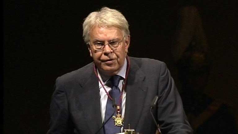 Felipe Gonz&aacute;lez hace un llamamiento a la unidad por encima de intereses partidistas