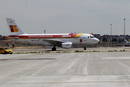 El avi&oacute;n que traslada a la selecci&oacute;n espa&ntilde;ola de f&uacute;tbol, a su llegada al aeropuerto de Barajas.