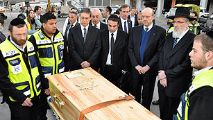 Ver v&iacute;deo  'Llegan a Israel los cuerpos de las cuatro v&iacute;ctimas del atentado de Toulouse'