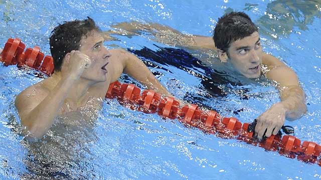 Lochte bate a Phelps en los 200 estilos