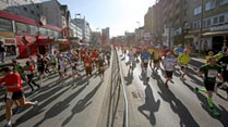 Ir al Video&nbsp;Londres y Hamburgo corren en memoria de las v&iacute;ctimas de Boston