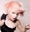 Look corto despuntado con ba&ntilde;o rosa, por Daniele de Angelis, de Toni & Guy