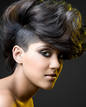 Look rapado en un lateral con volumen, de la Schola Collection de Hype Coiffure