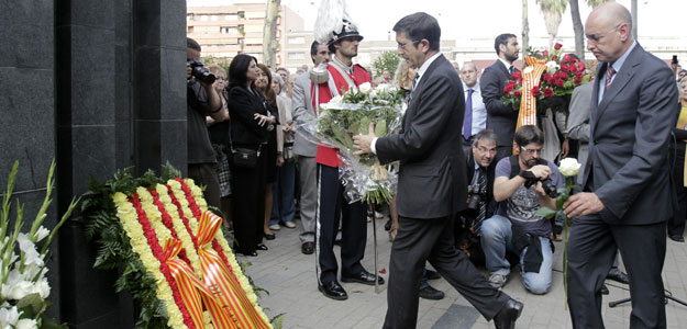 LÓPEZ PIDE A VÍCTIMAS QUE AYUDEN A EVITAR QUE EL OLVIDO ABSUELVA A LOS TERRORISTAS LÓPEZ PIDE A VÍCTIMAS QUE AYUDEN A EVITAR QUE EL OLVIDO ABSUELVA A LOS TERRORISTAS