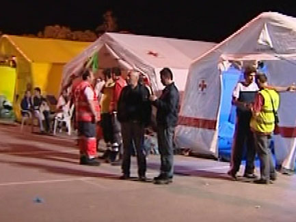 Ver v&iacute;deo  'En Lorca, se estima que 30.000 personas han pasado la noche al raso por miedo a las r&eacute;plicas'